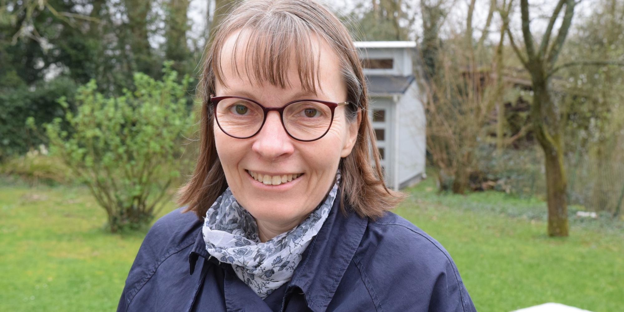 Das Foto zeigt 'Sabine Clemens von der Schöpfungsgruppe der Katholischen Kirche an der Himmelsleiter.'