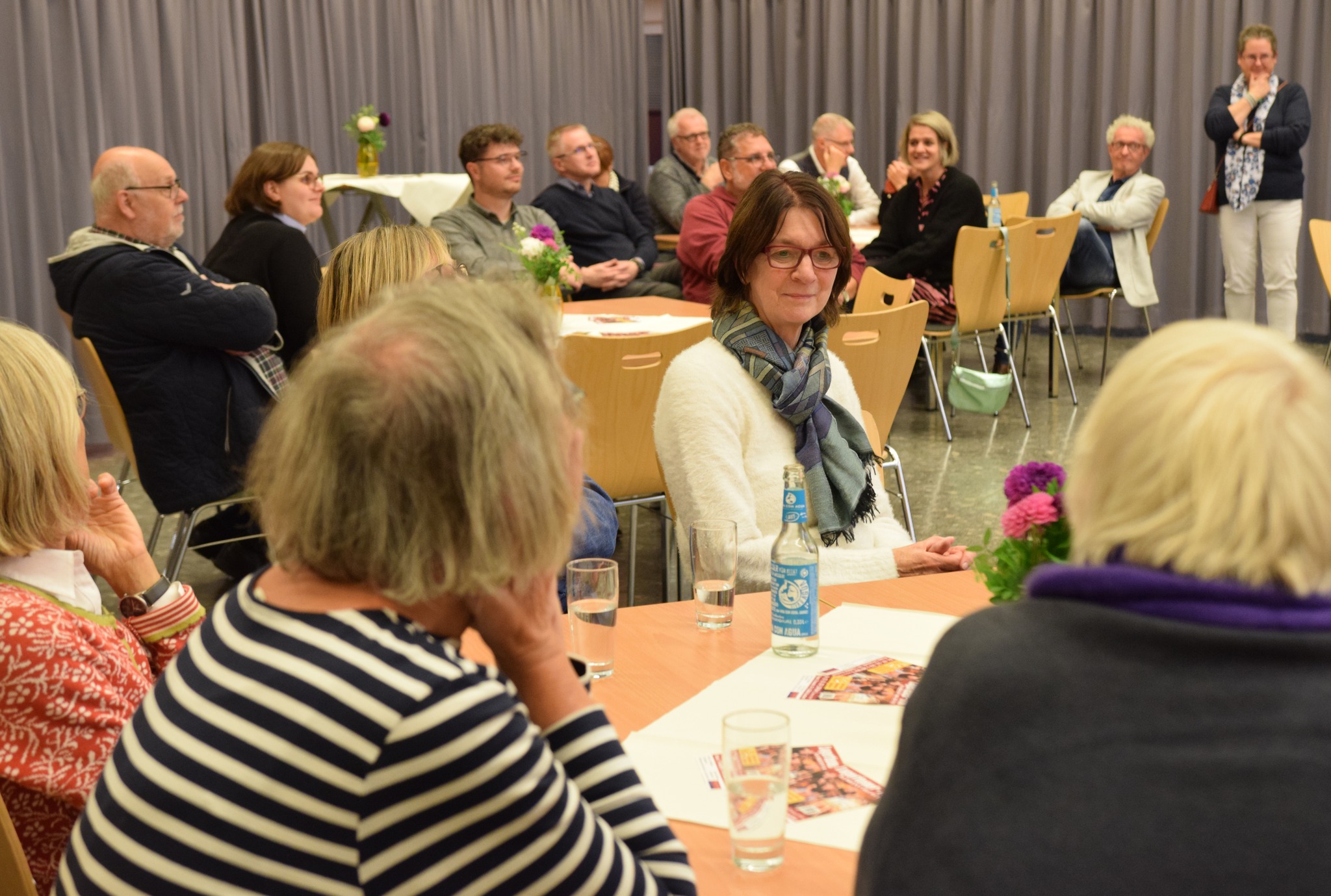 Frei von Wehmut war der Abend nicht. Aber schön war er! Mechtild Jansen bei ihrer Verabschiedung in der KHG Aachen.