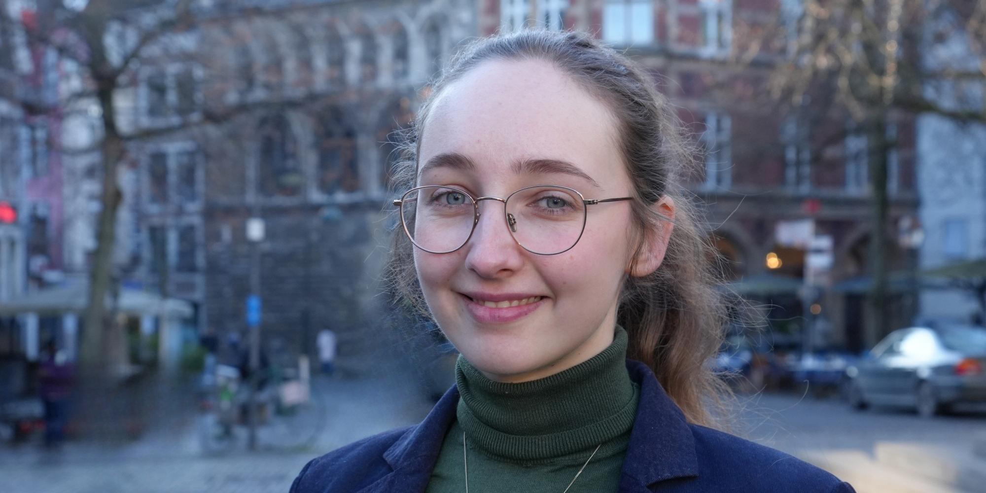 In ihr Einsatzgebiet beim Aachener Diözesanrat bringt Helena Fuhrmann eine Menge Kompetenzen aus Studium und Nachhaltigkeitsinitiativen ein.