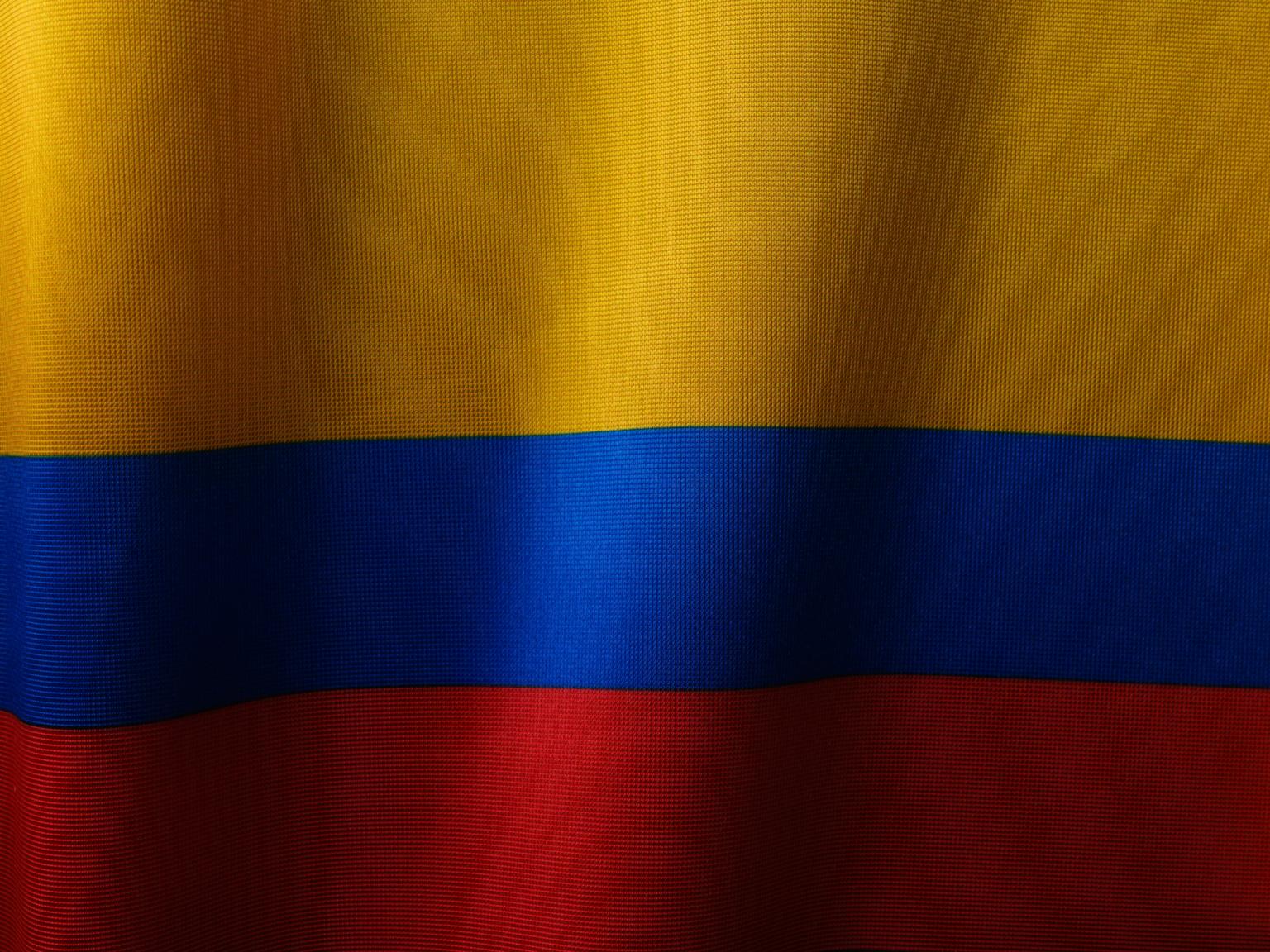 Kolumbien Flagge (c) Foto von engin akyurt auf Unsplash